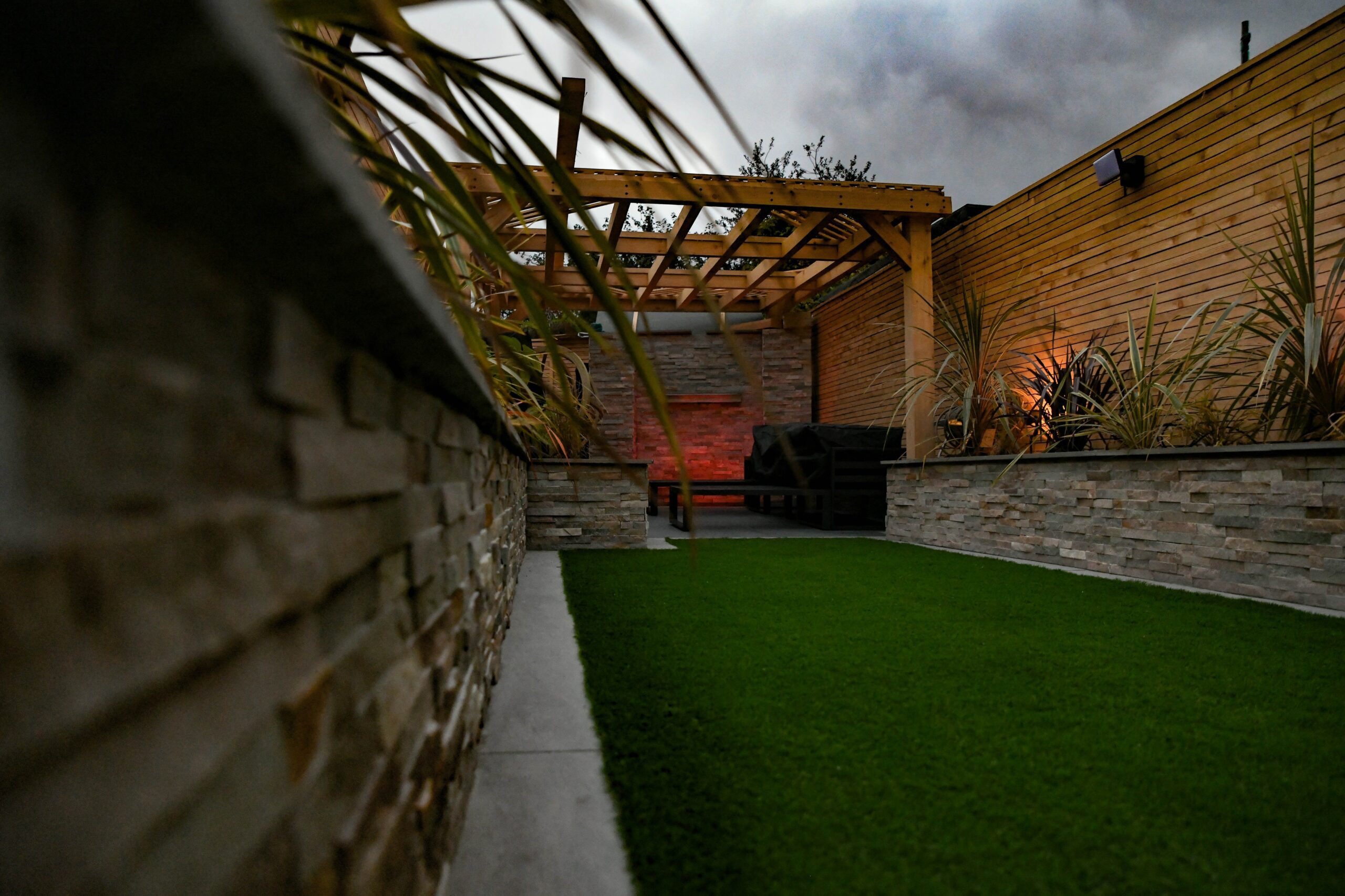 modern backyard timber pergola